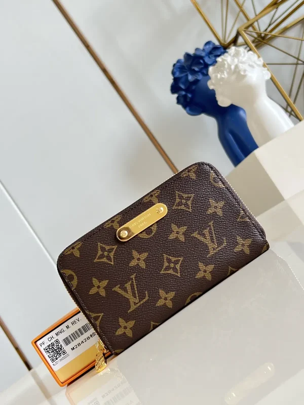 Louis Vuitton Monogram Zippy Wallet image 1