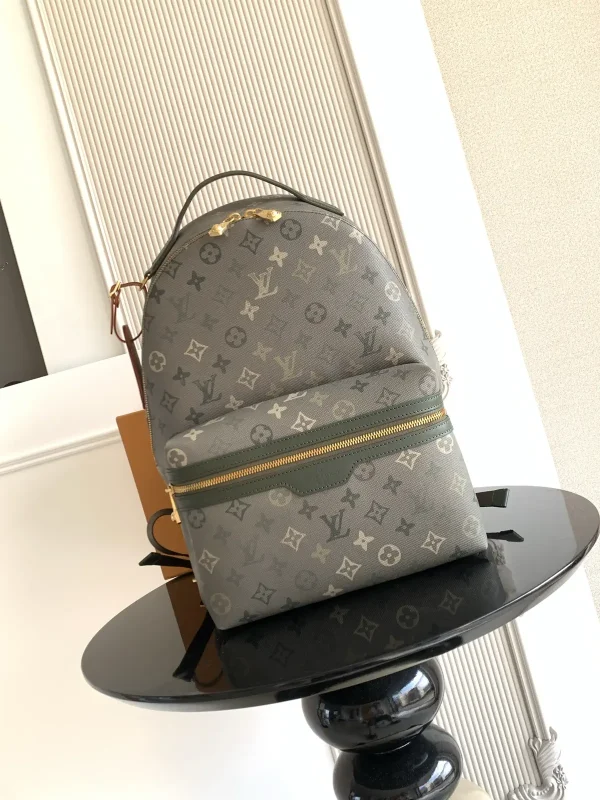 Louis Vuitton Monogram Canvas Discovery Small Backpack image 1
