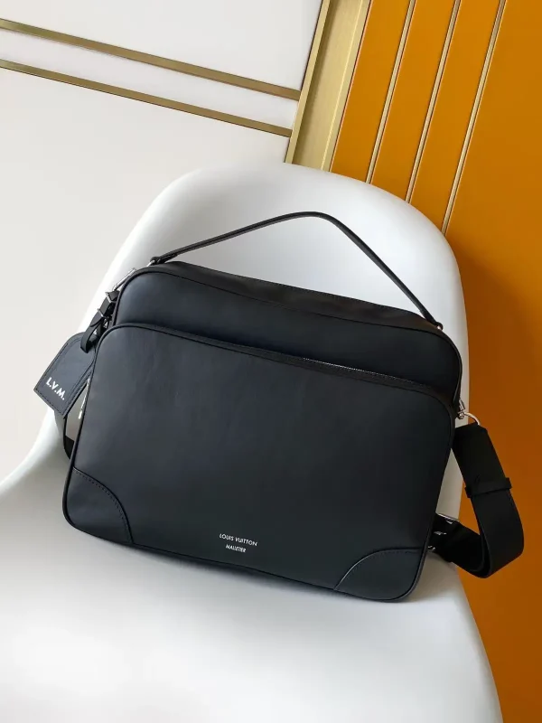 Louis Vuitton Nil XL Black Leather Bag image 1