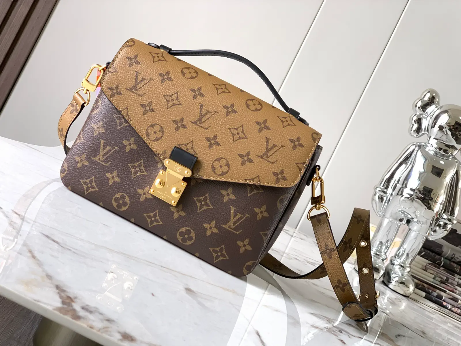 Louis Vuitton Metis Monogram Crossbody Bag image 1