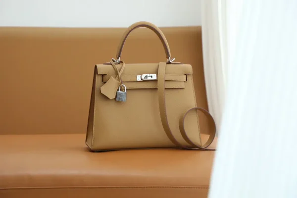 Hermès Kelly 25 Top Handle Bag image 1