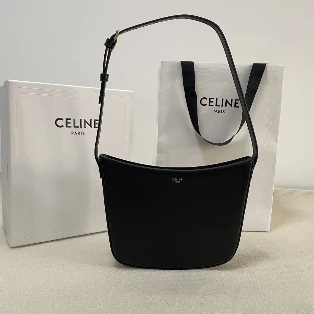 CELINE Black Shoulder Bag image 1