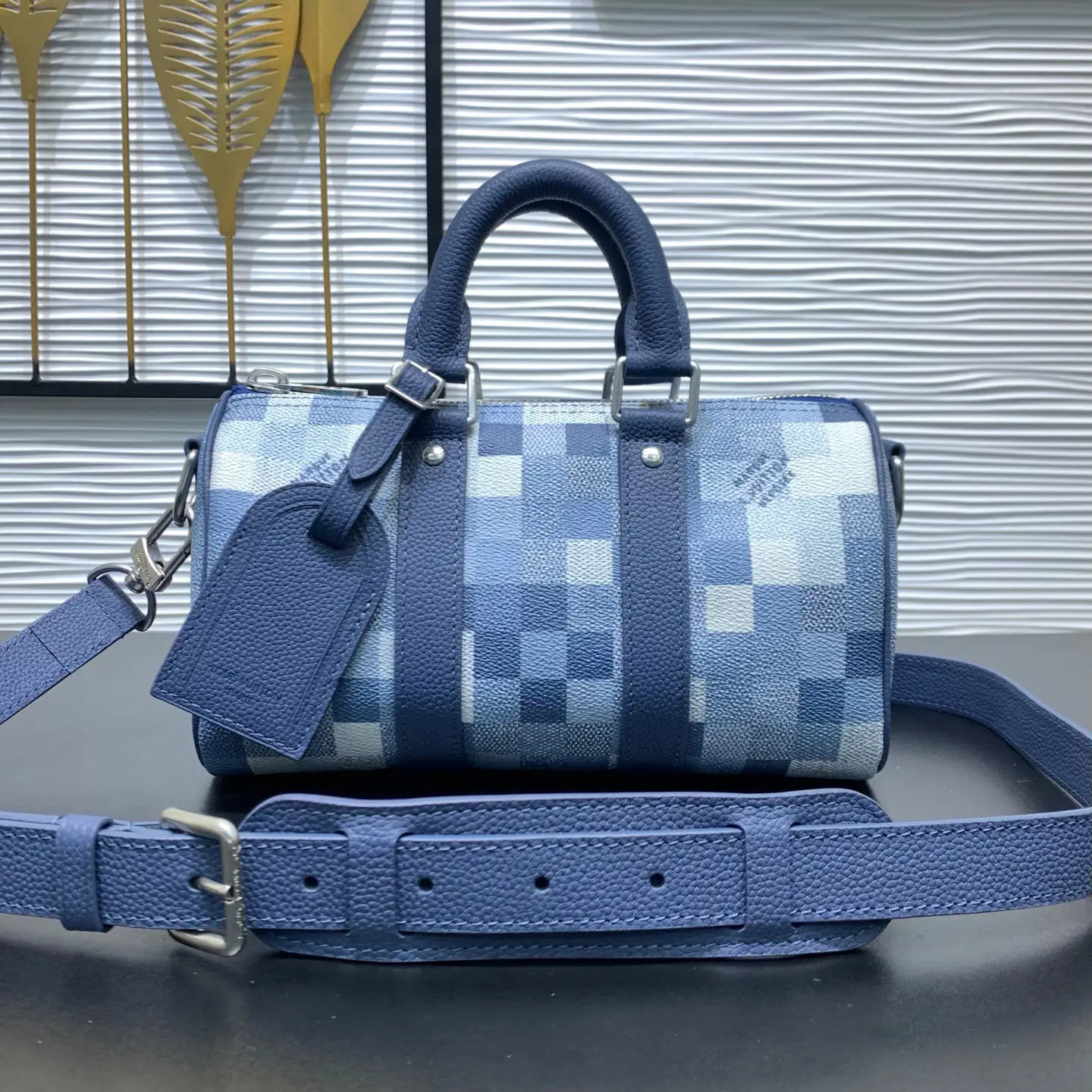Louis Vuitton Keepall Bandoulière 25 Duffle Bag image 1