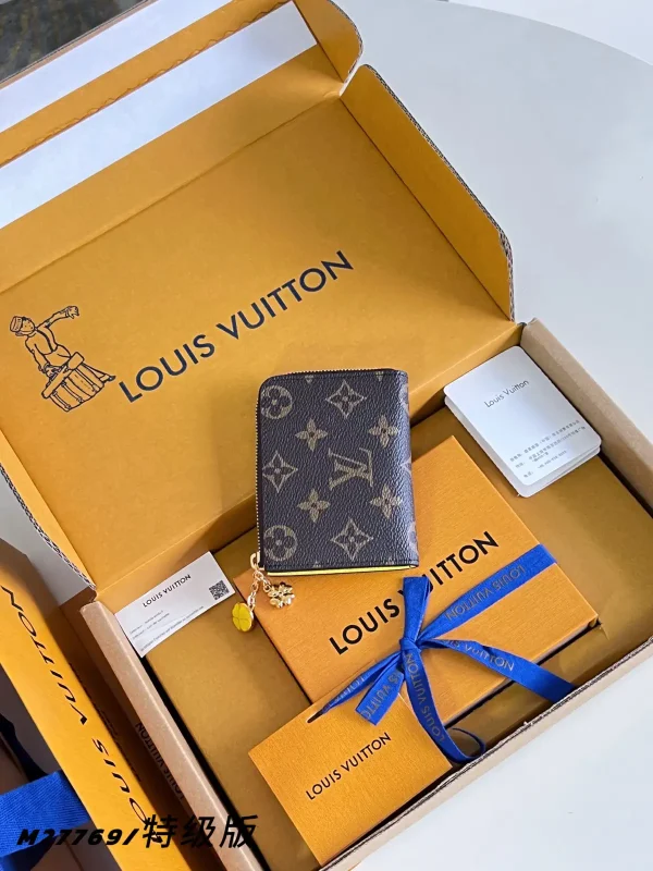 Louis Vuitton Monogram Canvas Noa Short Wallet image 1