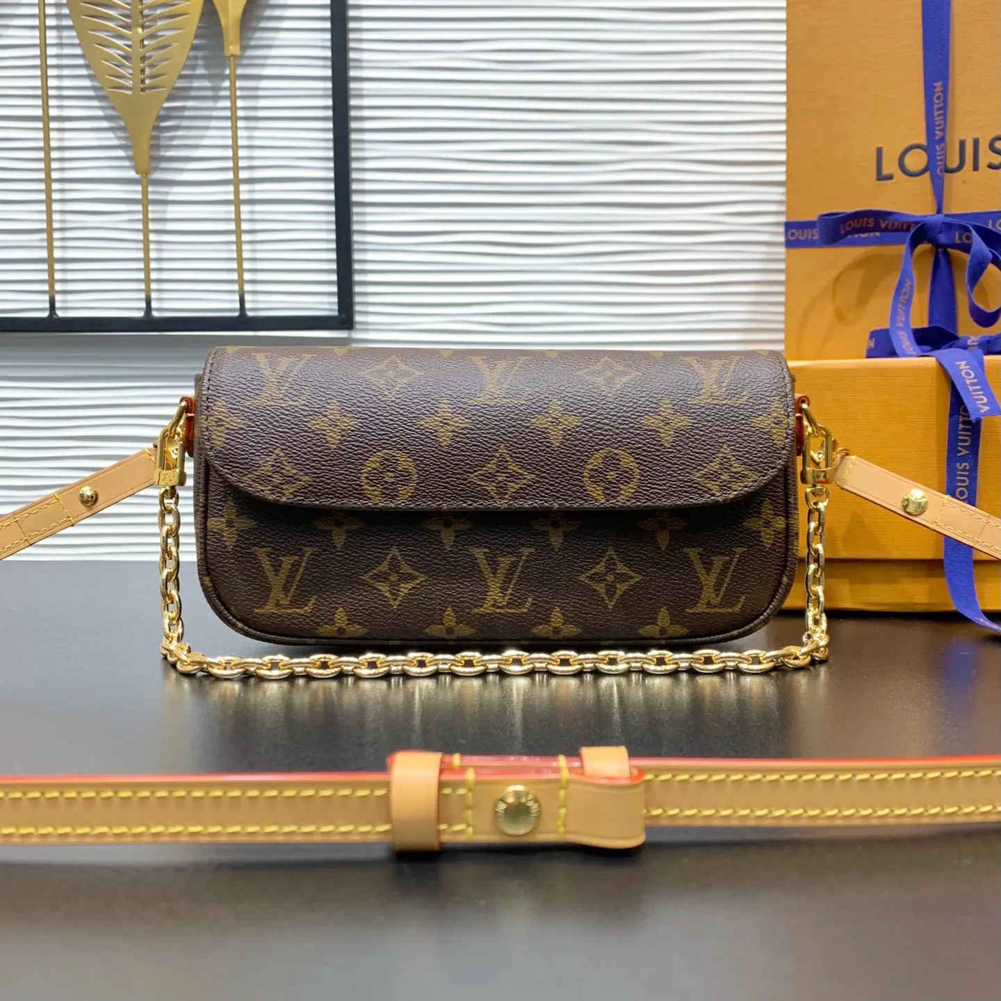 Louis Vuitton Monogram Canvas Wallet On Chain Ivy Bag image 1
