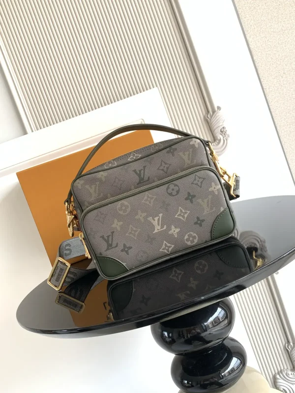 Louis Vuitton Monogram Nil Crossbody Bag image 1