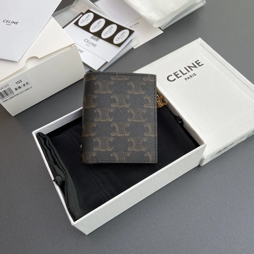 CELINE Triomphe Short Wallet image 1