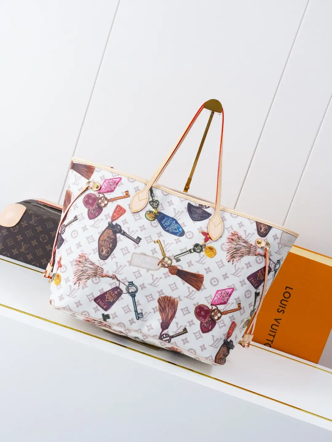 Louis Vuitton Neverfull Large Tote Bag with Getaway Print image 1