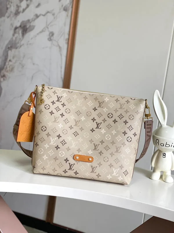 Louis Vuitton Monogram Canvas Métis Bag image 1