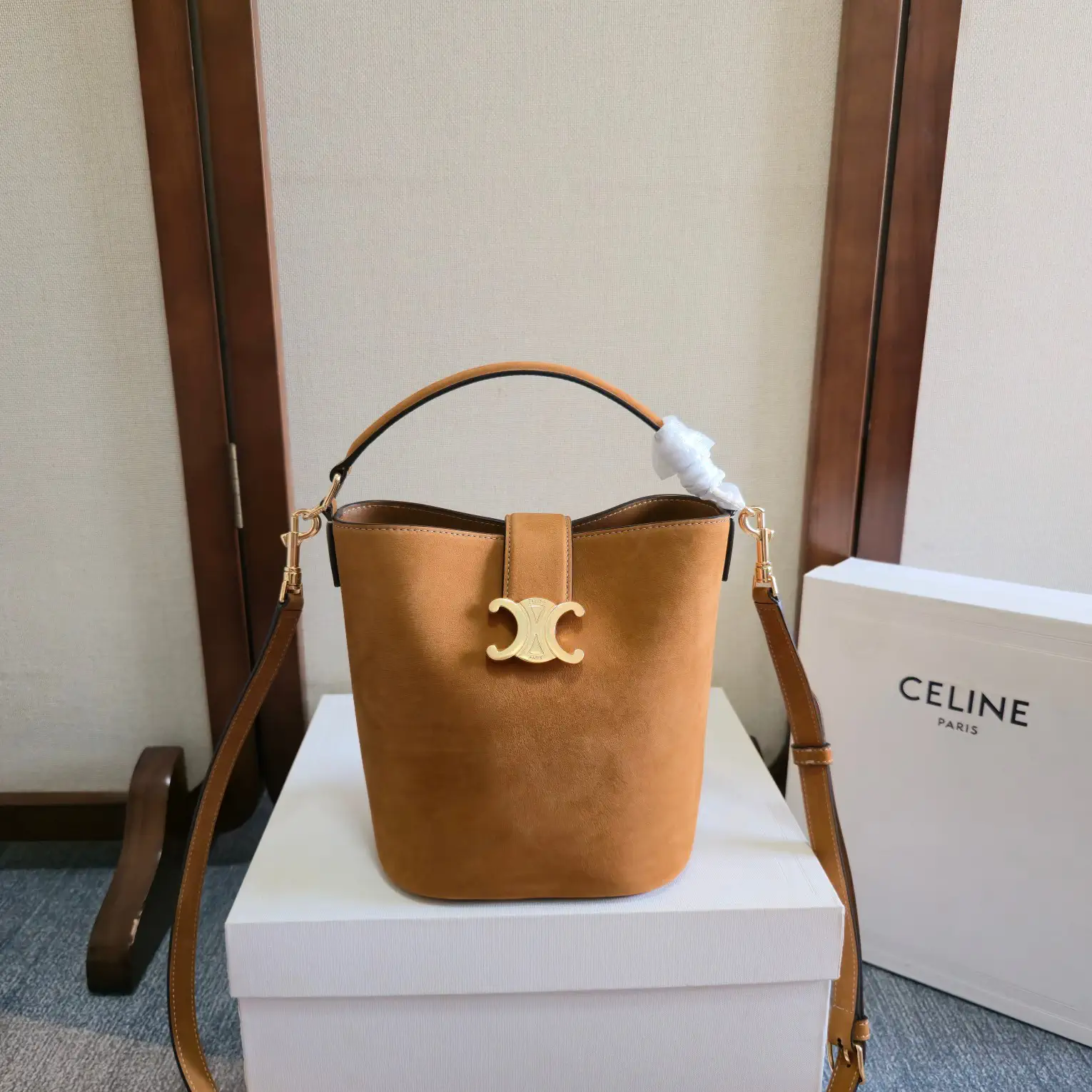 CELINE Louise Bucket Bag with Triomphe Logo image 1