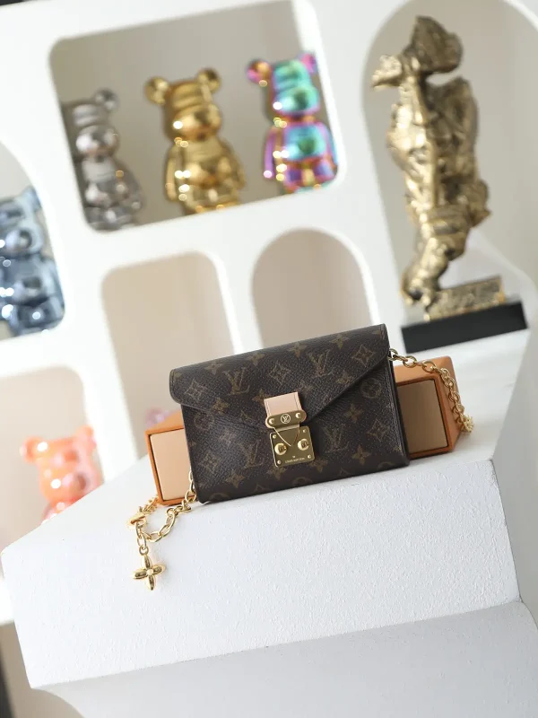 Louis Vuitton Monogram Pouch Metis Belt Bag image 1
