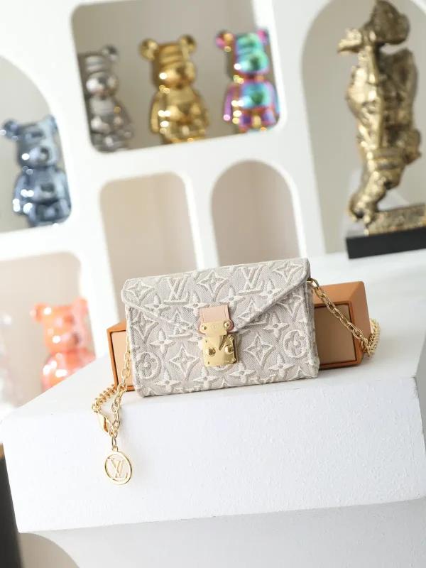 Louis Vuitton Monogram Textile Chain Belt Bag image 1
