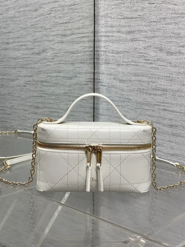 Dior Lady Vanity Quilted Cosmetic Bag image 1