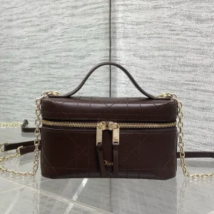 Dior Lady Vanity Quilted Cosmetic Bag image 1