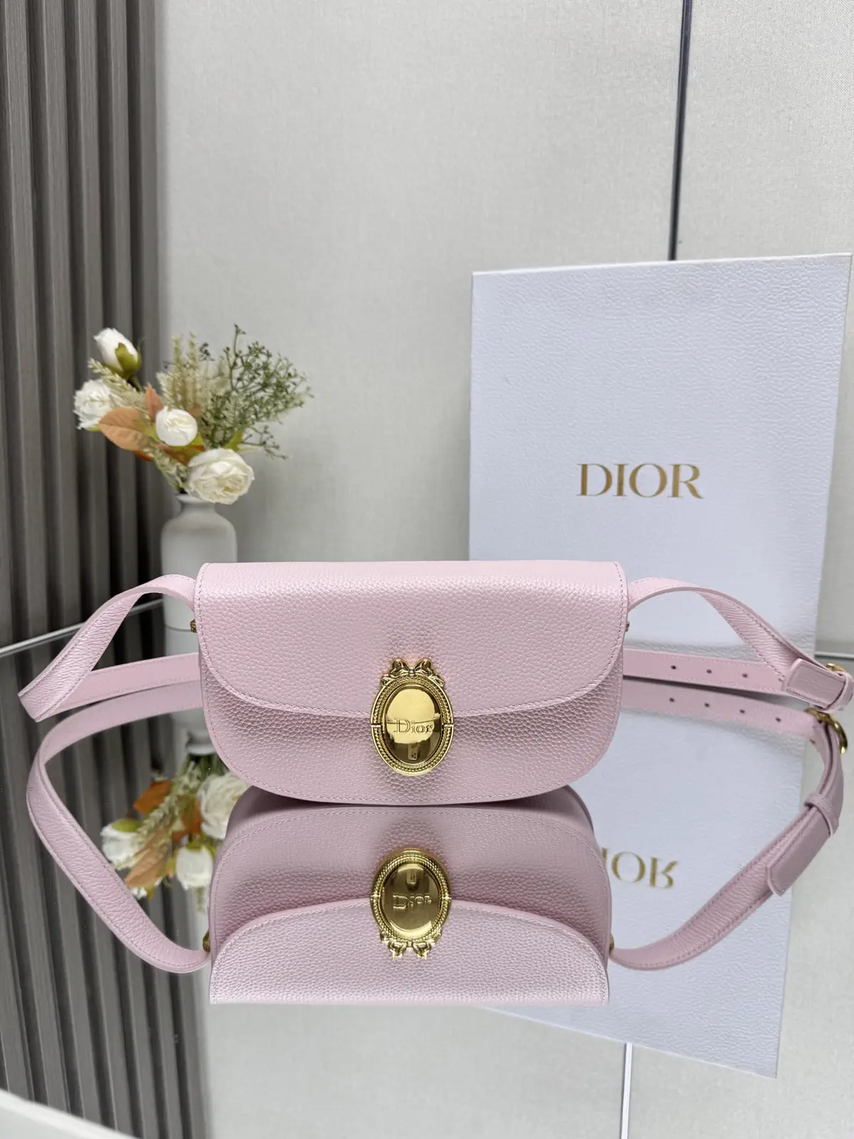 Dior Medaillon Series Crossbody Bag image 1