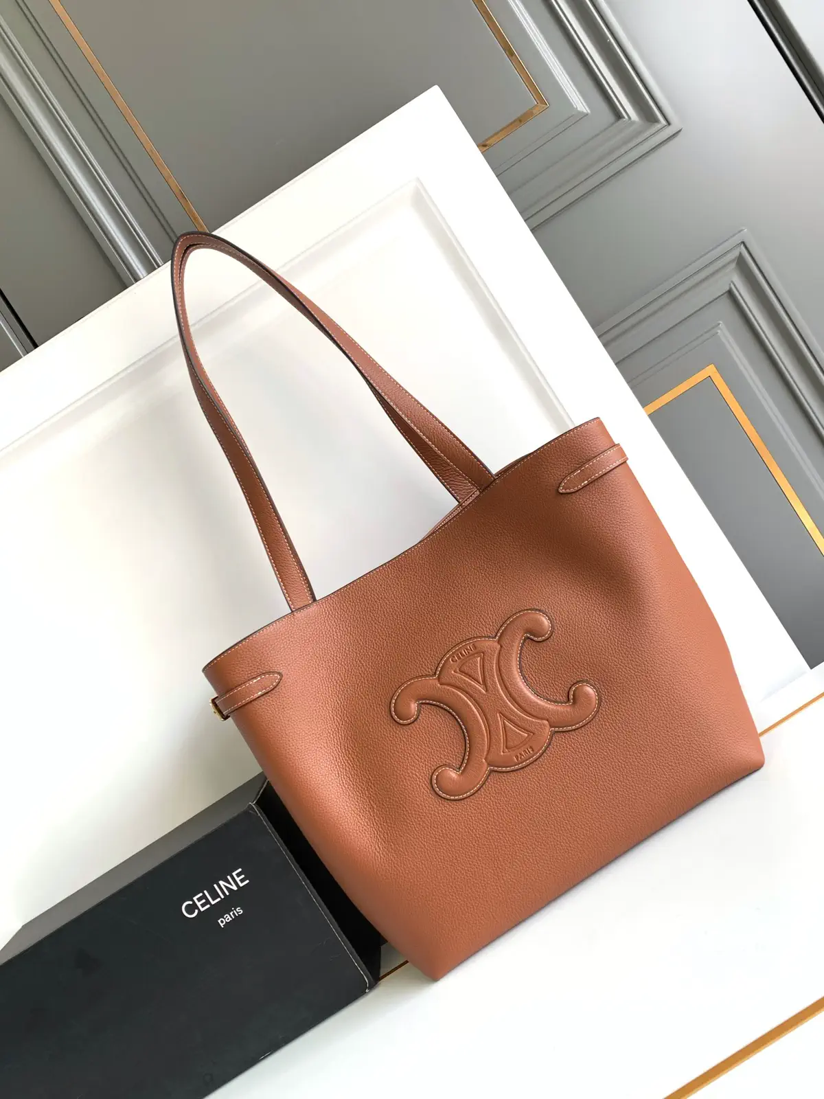 CELINE Cabas Anaïs Grained Leather Tote Bag image 1