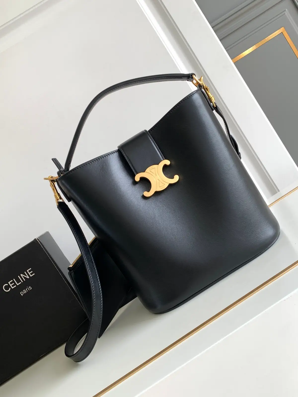CELINE Louise Medium Smooth Cowhide Bucket Bag image 1