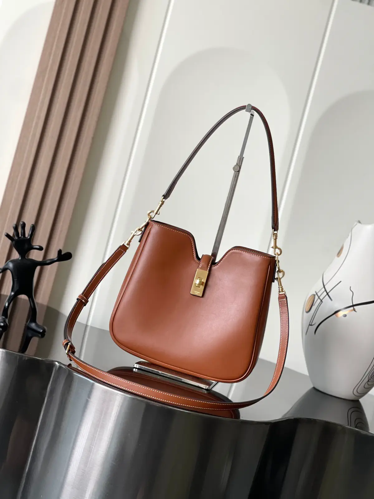 CELINE Brown Leather Shoulder Bag image 1