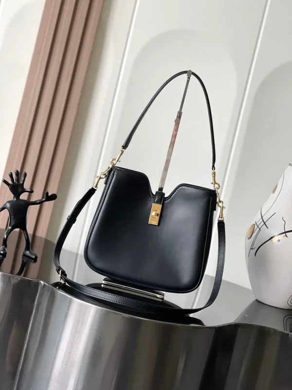 CELINE Black Smooth Leather Shoulder Bag image 1