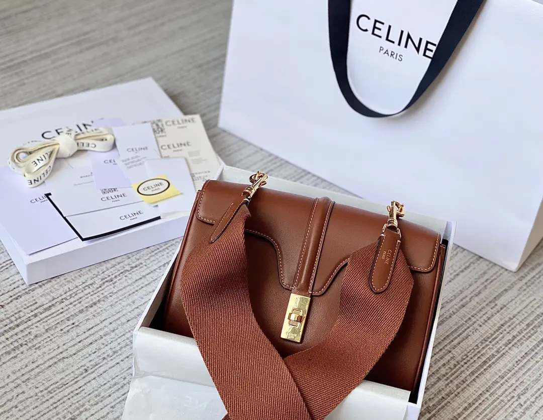 CELINE Brown Leather Shoulder Bag image 1