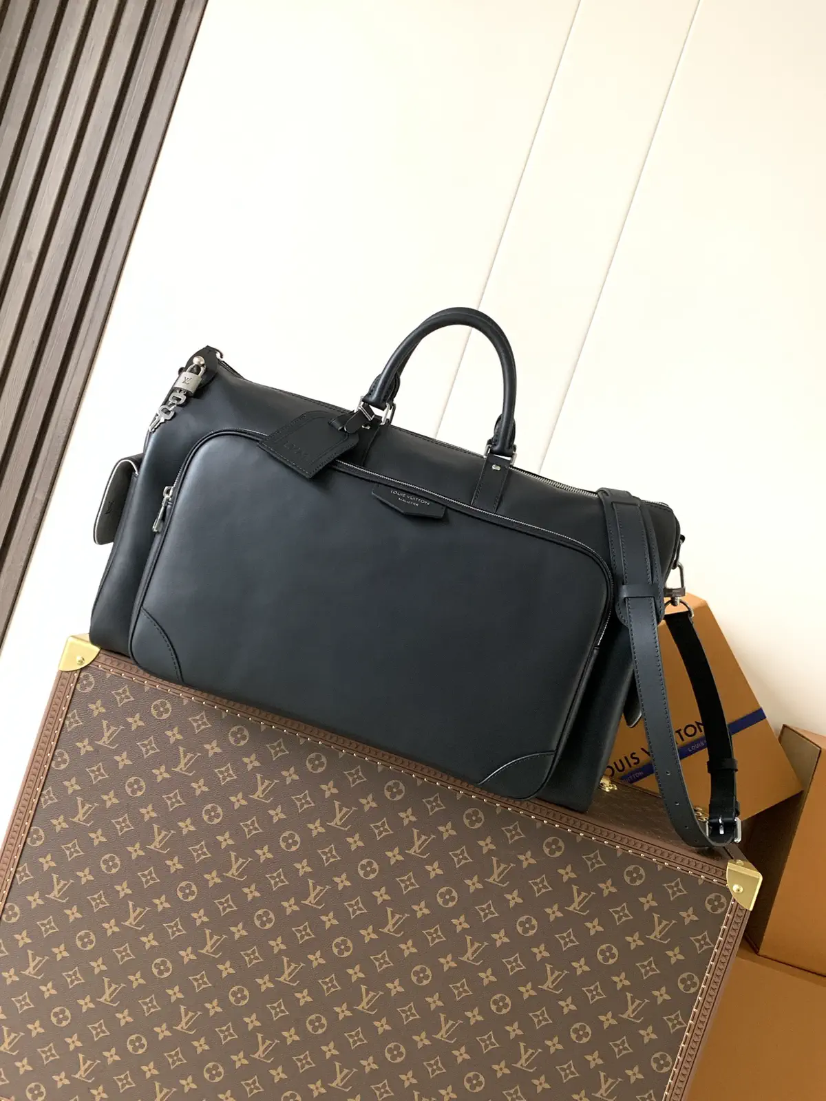 Louis Vuitton Black Leather Keepall Cargo Bandoulière 50 Duffle Bag image 1