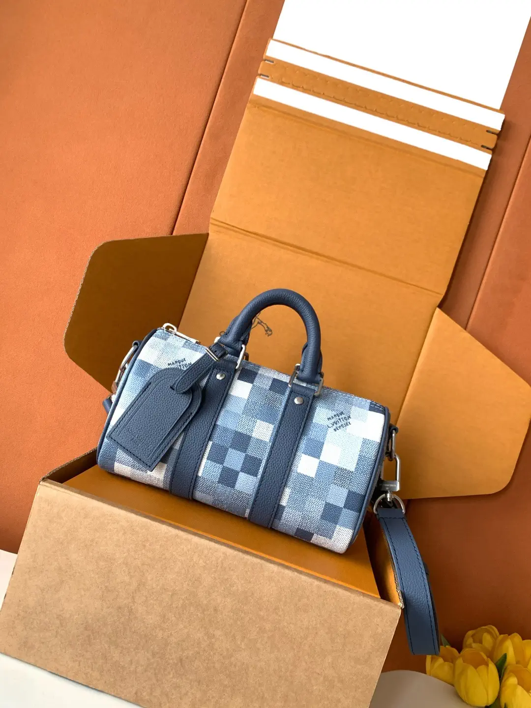 Louis Vuitton Keepall Bandoulière 25 Duffle Bag image 1