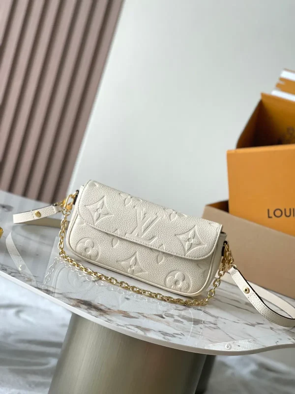 Louis Vuitton White Monogram Wallet On Chain image 1