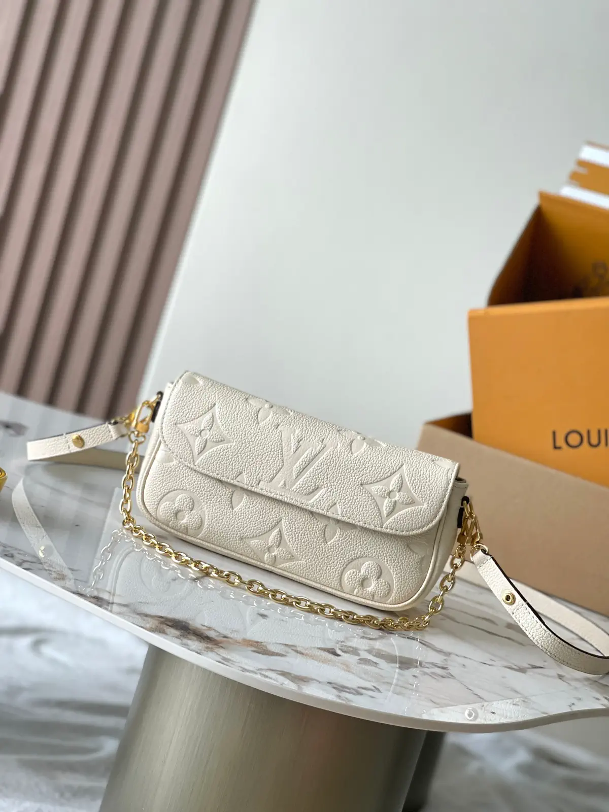 Louis Vuitton White Monogram Wallet On Chain image 1