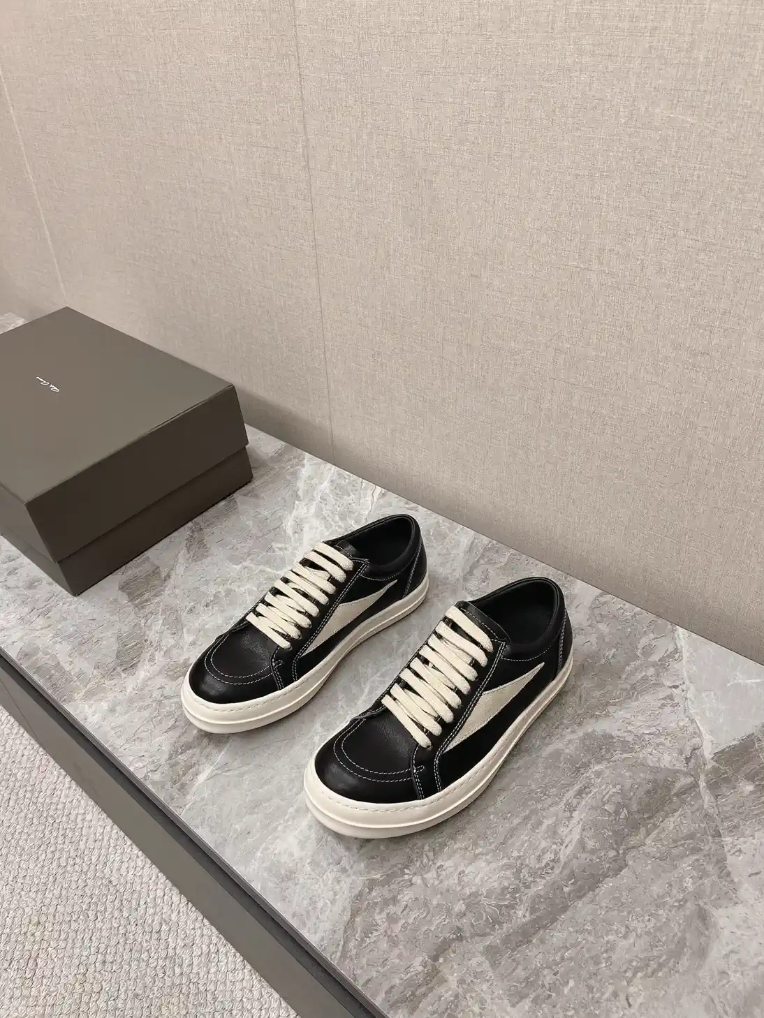 Rick Owens Low-Top Casual Sneakers image 1