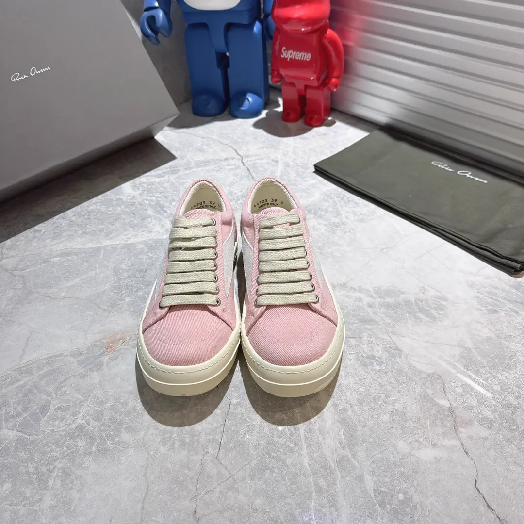 Pink Low-Top Lace-Up Casual Sneakers image 1