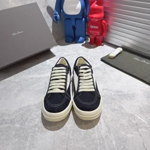 Low-Top Casual Sneakers with Contrast Side Panel image 1