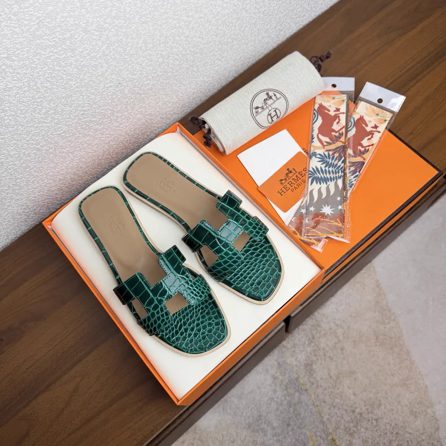 H Series Oran Slippers image 1