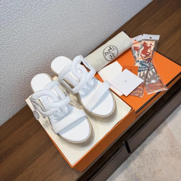 HERMES lthea 30 Pig Nose Slide Sandals image 1