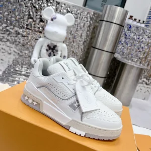 TRAINER Retro Basketball Sneakers image 1