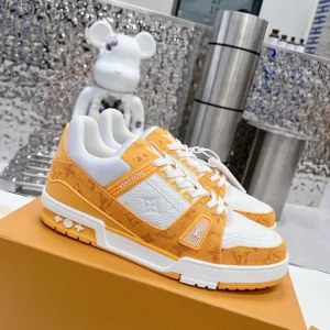 TRAINER Retro Basketball Sneakers image 1