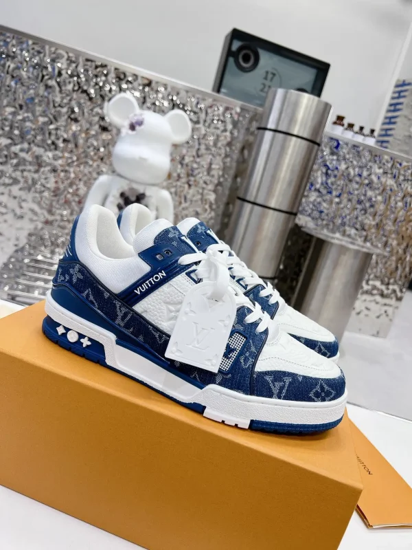 TRAINER Retro Basketball Sneakers image 1