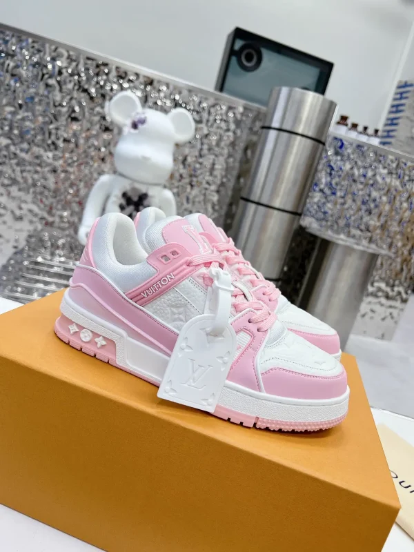 TRAINER Retro Basketball Sneakers image 1