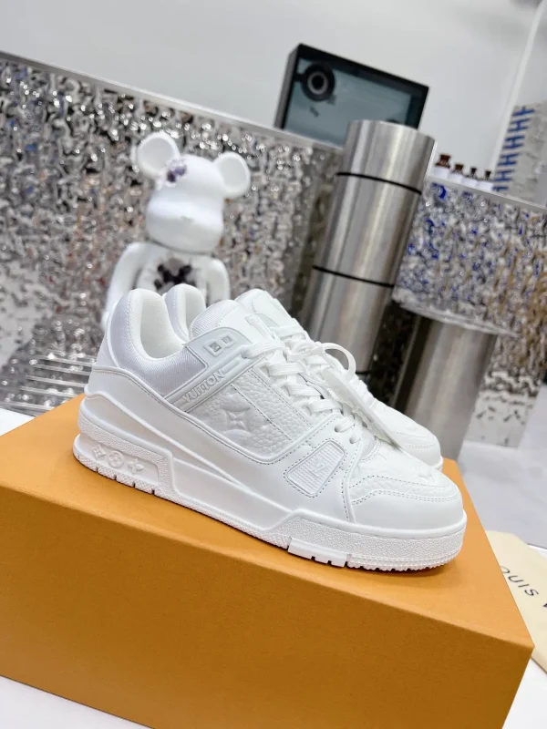 2023 New Retro Basketball Sneakers image 1