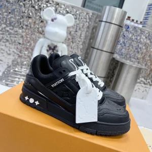 TRAINER Retro Basketball Sneakers image 1