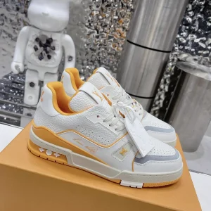 TRAINER Retro Basketball Sneakers image 1