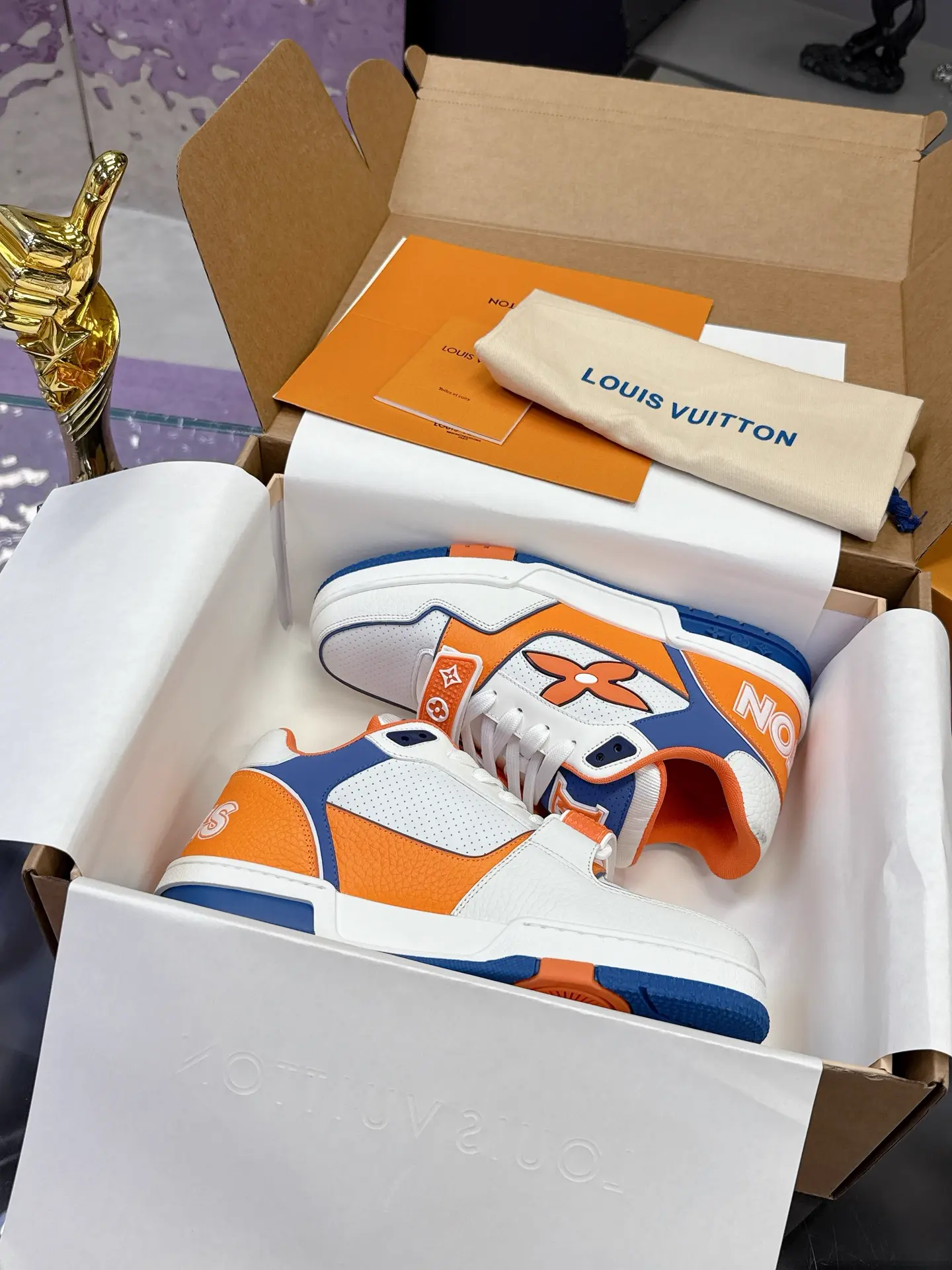 Top Version New Velcro Couple Trainer image 1
