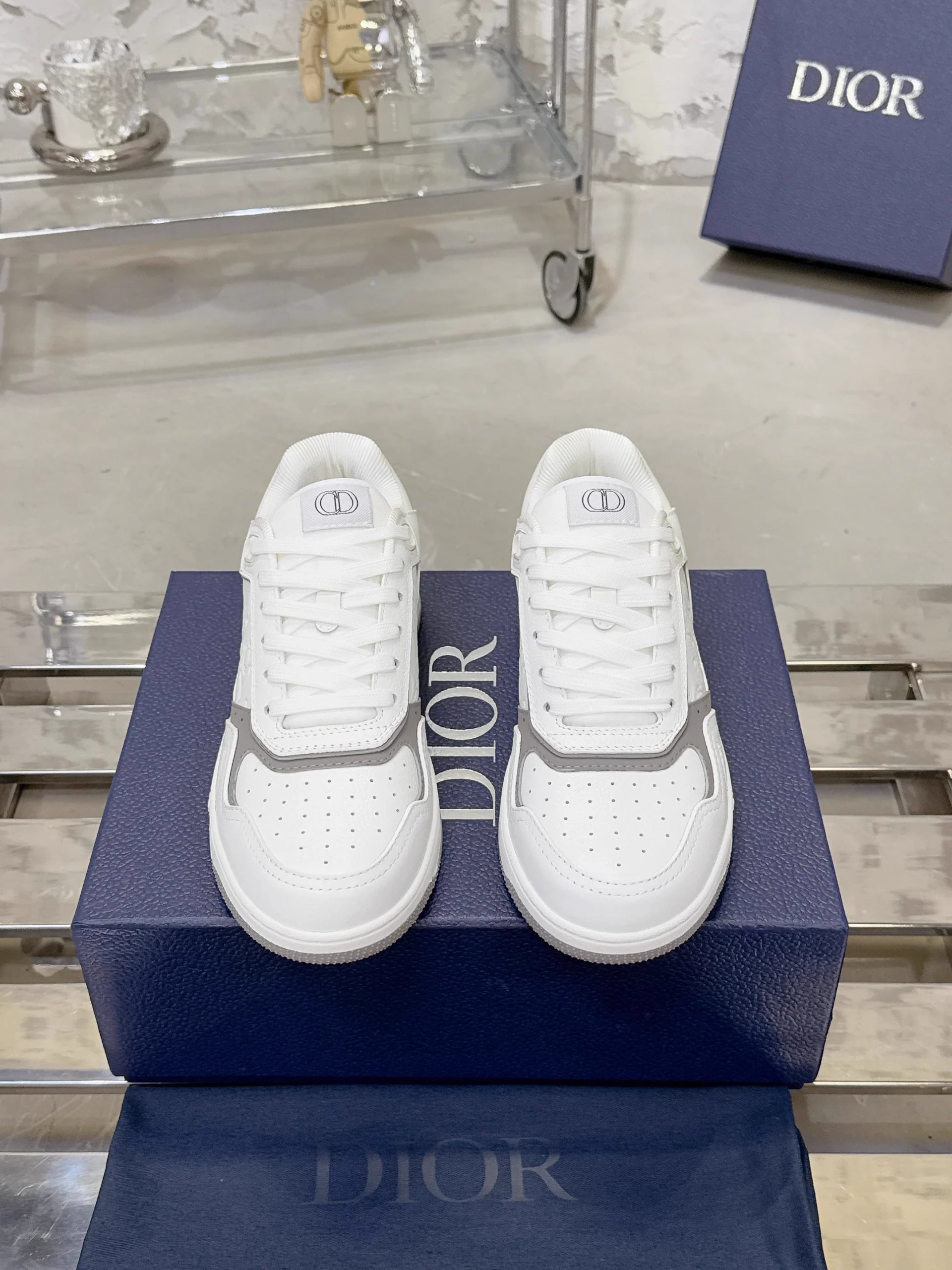 Unisex Monogram Stone Texture Casual Low-Top Shoes image 1