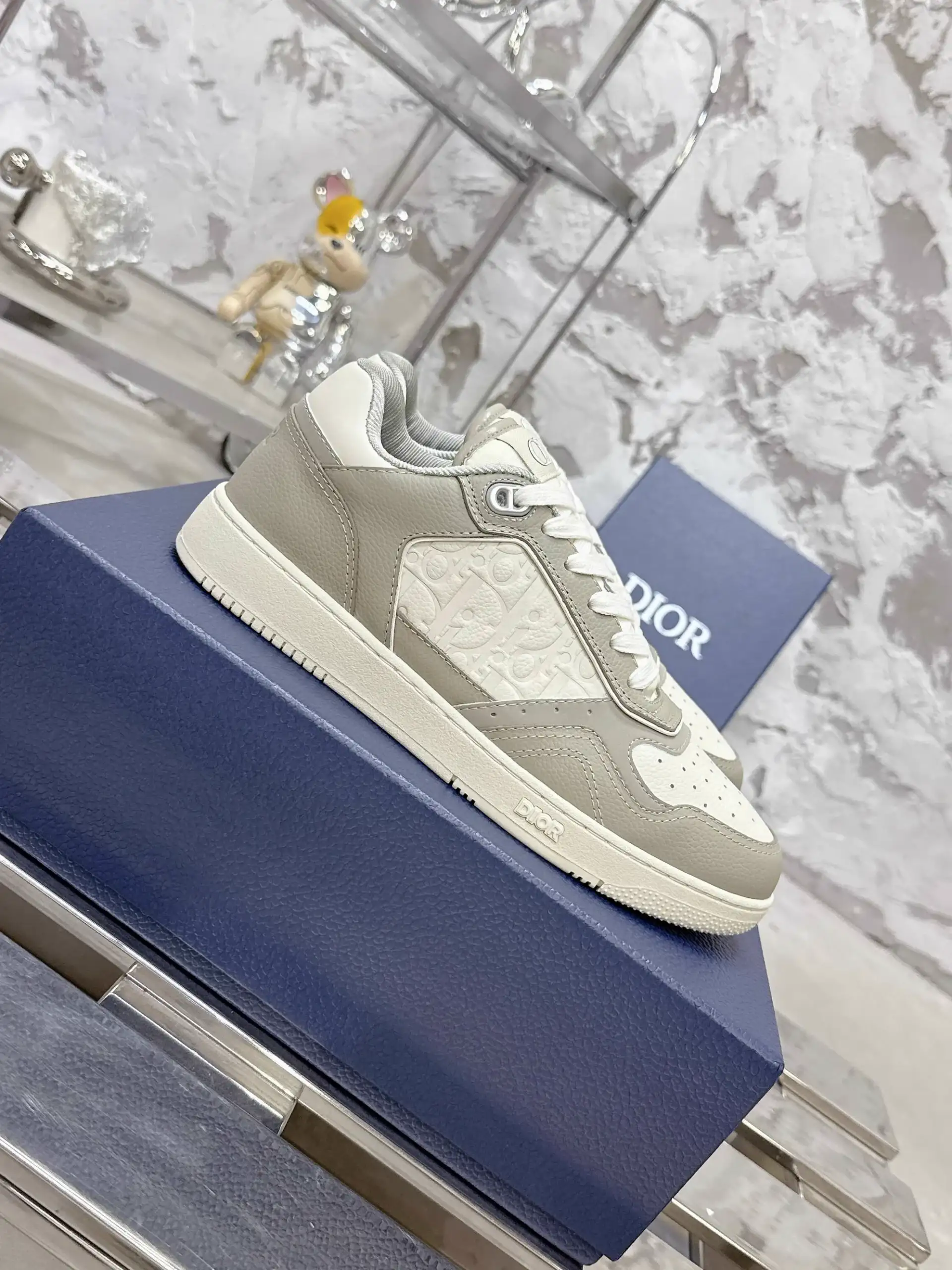 B27 Series Couple Style Monogram Stone Texture Casual Shoes image 1