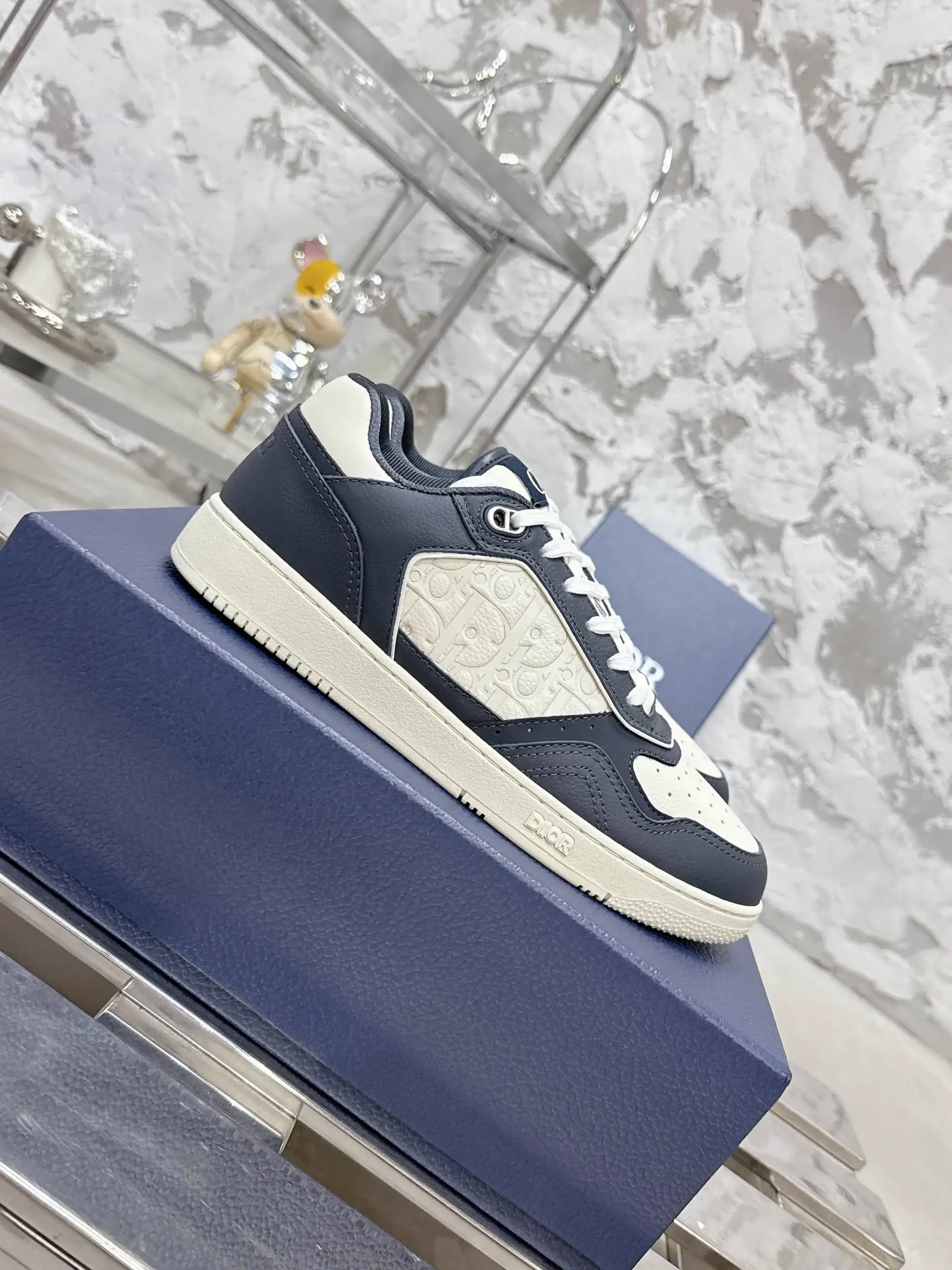 B27 Series Couple Style Monogram Stone Texture Casual Shoes image 1