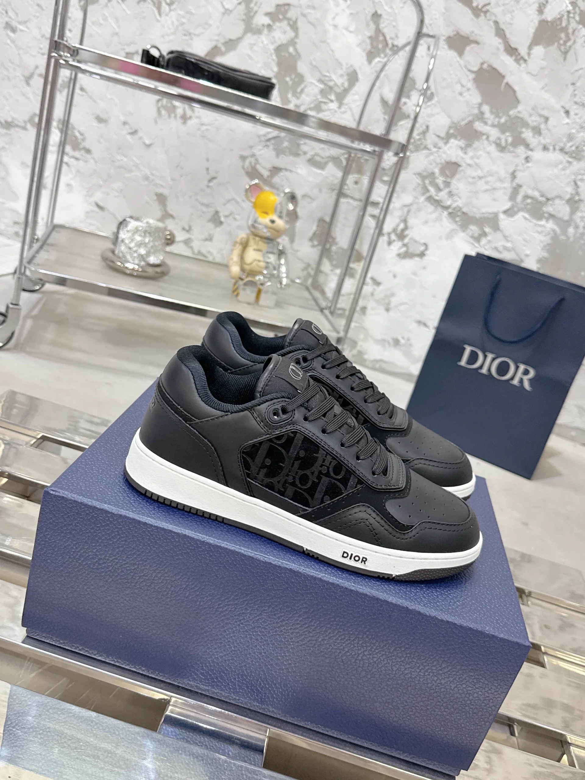 B27 Series Couple Style Monogram Stone Texture Casual Shoes image 1