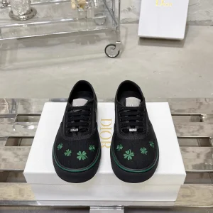 Dior Saltwind Retro Oblique Print Casual Shoes image 1