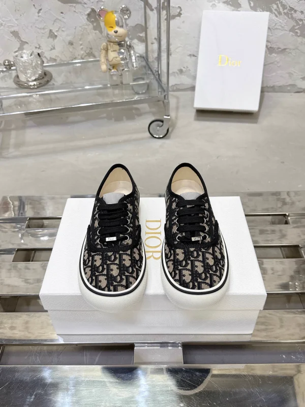 Dior Saltwind Retro Oblique Canvas Shoes image 1