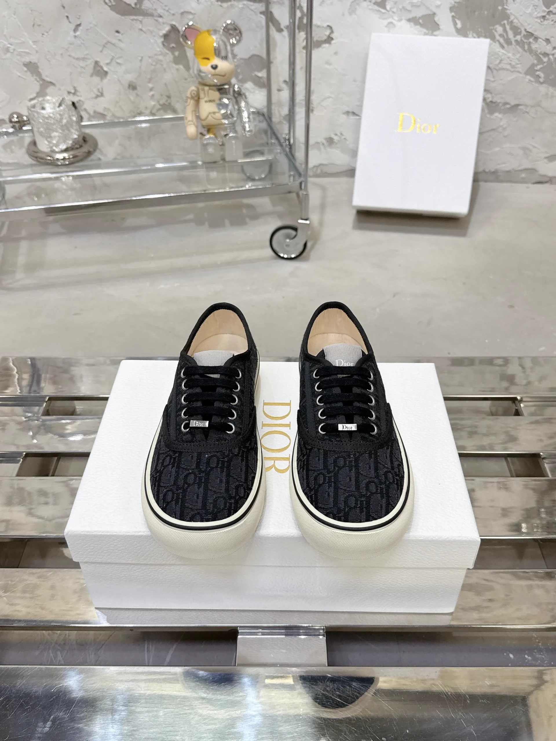Dior Saltwind Series Retro Shoes image 1