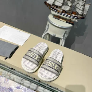 DIOR Early Spring New Platform Jacquard Embroidered Slippers image 1