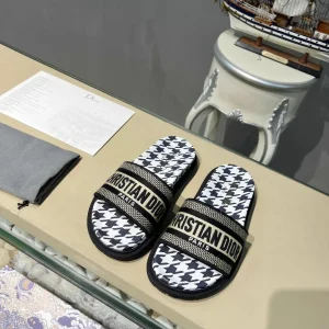 DIOR Early Spring Jacquard Embroidery Platform Shoes image 1